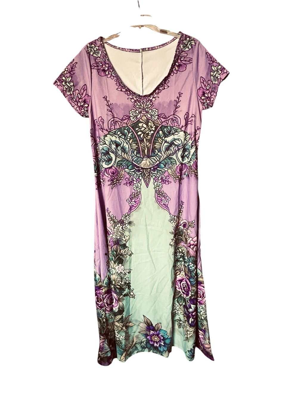 Plus size Lavender Floral Printed Maxi Dress. Beautiful dress with scoop neck.